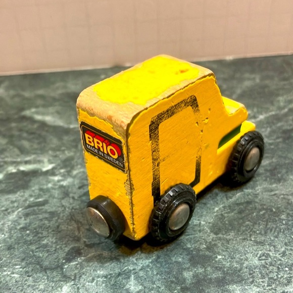 Three Brio Train Cars - Picture 7 of 8